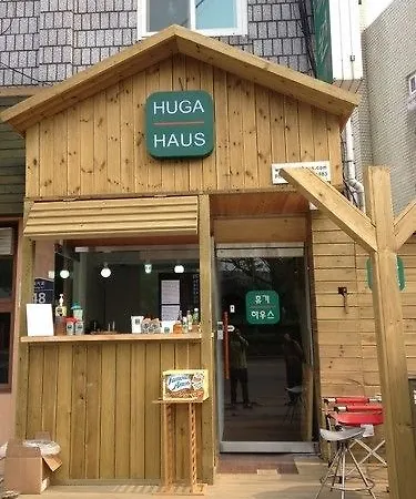 Huga Haus Hostel
