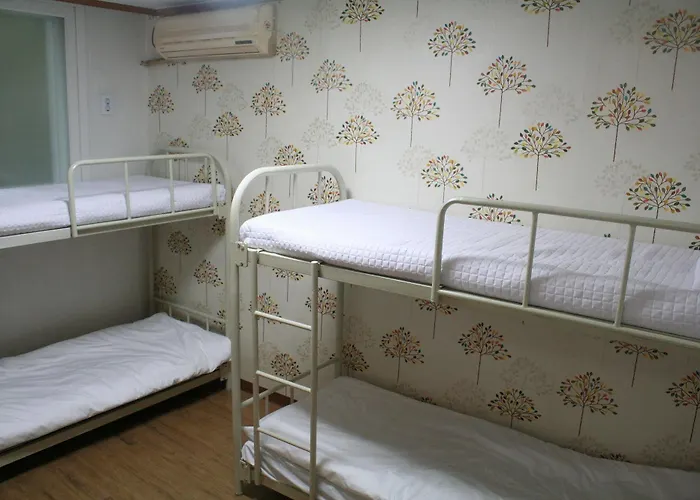 Huga Haus Hostal