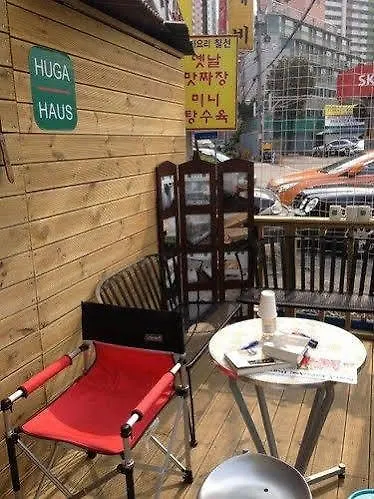Huga Haus Hostal